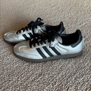 Adidas Metallic Silver and Black Trainers 7.5 Women’s